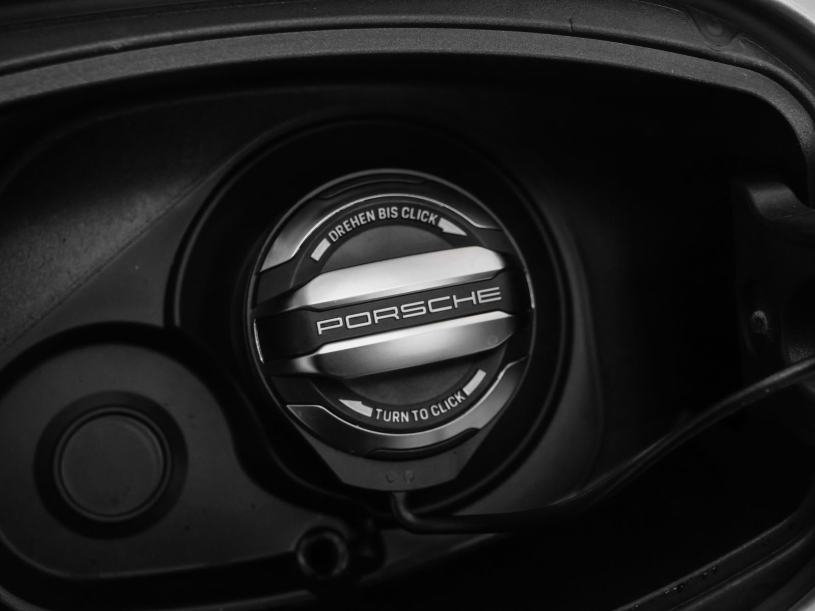 Certified 2025 Porsche Cayenne E-Hybrid image 19