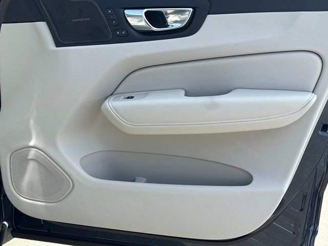 New 2026 Volvo XC60 T8 Ultra w/ Protection Package Premier image 18