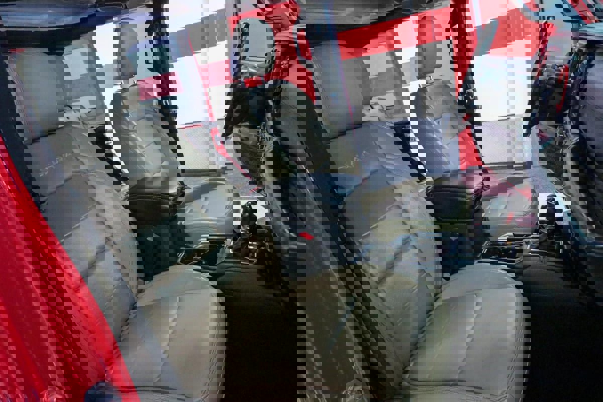 Used 2018 Jeep Wrangler Unlimited Sahara w/ Cold Weather Group image 27