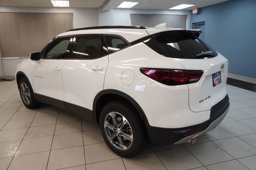 Used 2023 Chevrolet Blazer LT image 11