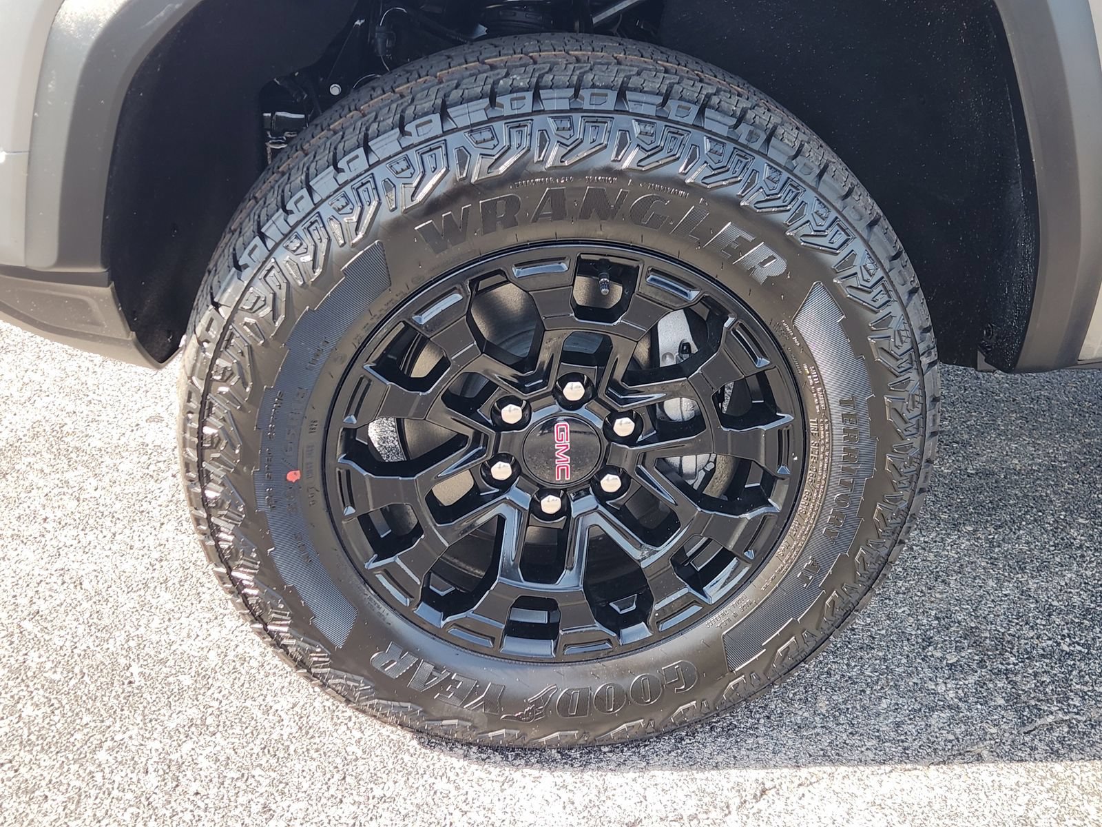 New 2026 GMC Canyon Elevation w/ Convenience Package RWD image 14