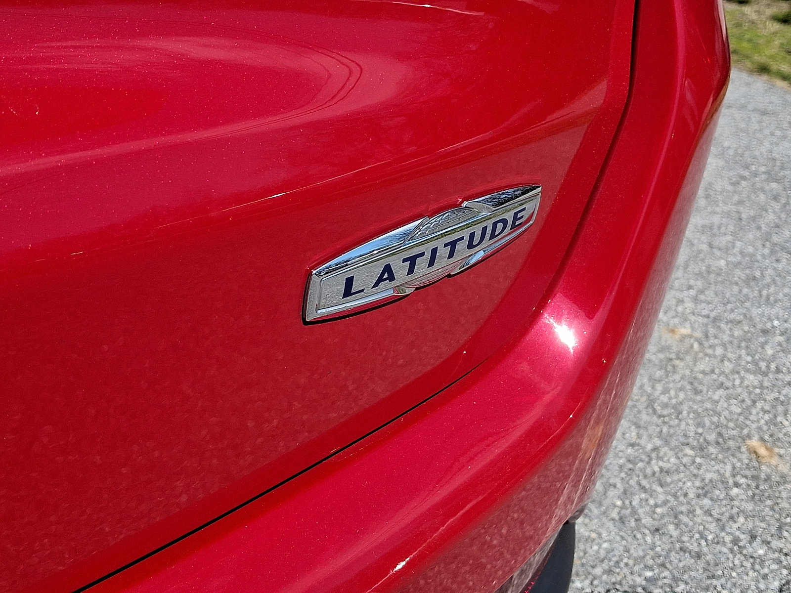 Used 2024 Jeep Compass Latitude image 32