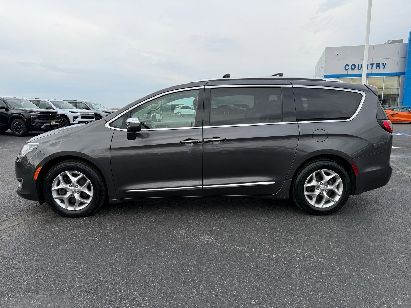 Used 2020 Chrysler Pacifica Limited w/ Advanced Safetytec Group FWD video 2