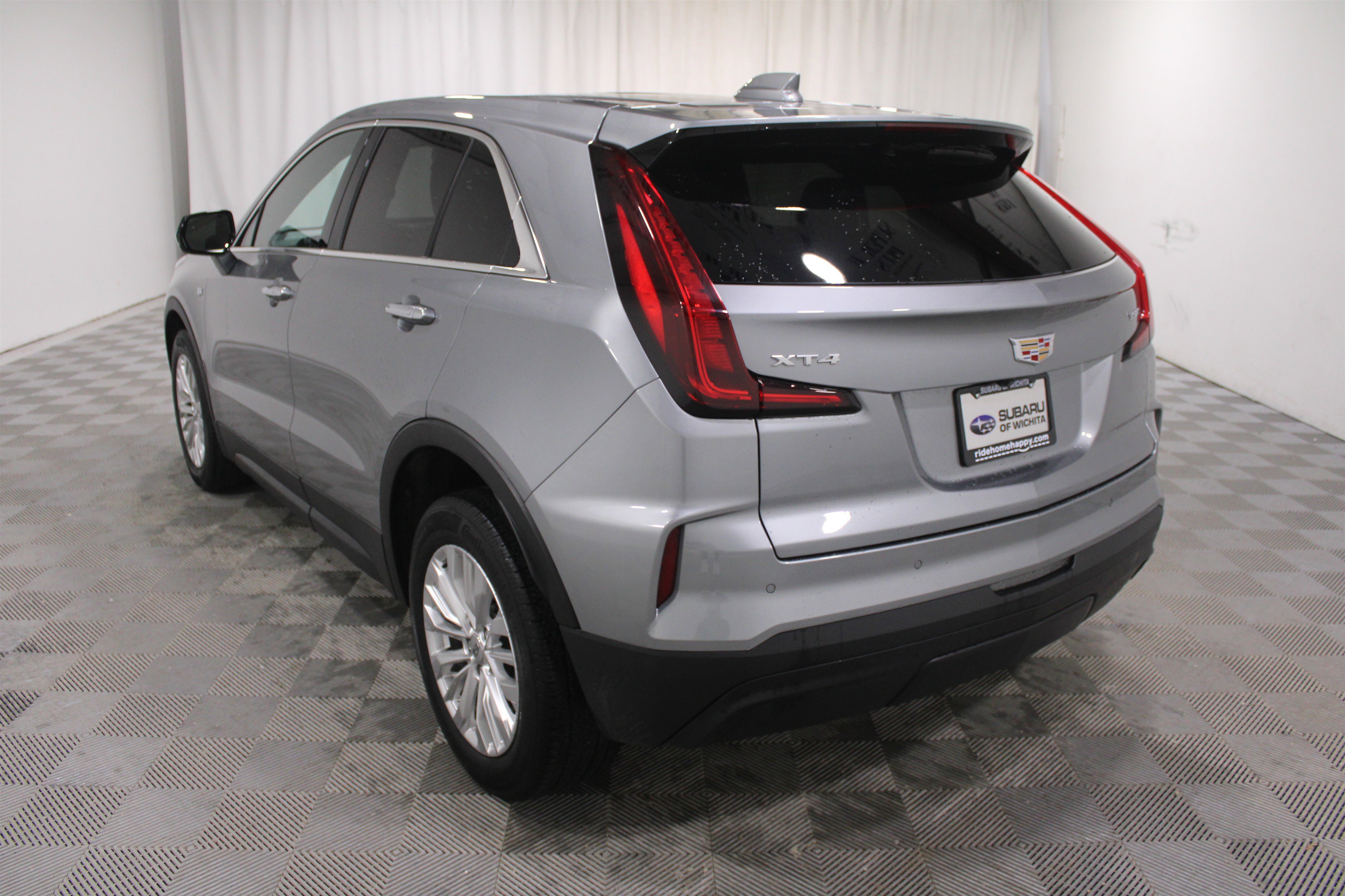 Used 2024 Cadillac XT4 Luxury w/ Cold Weather Package image 29