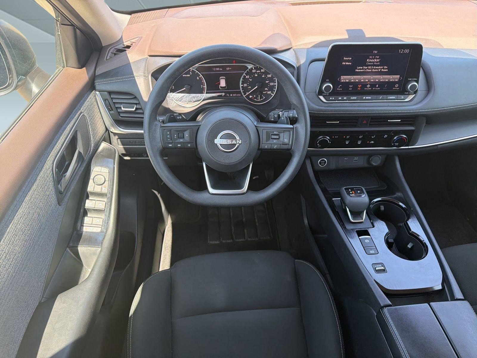 Used 2023 Nissan Rogue S image 27