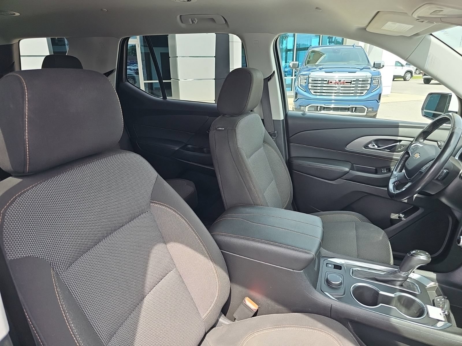 Used 2019 Chevrolet Traverse LT FWD image 31