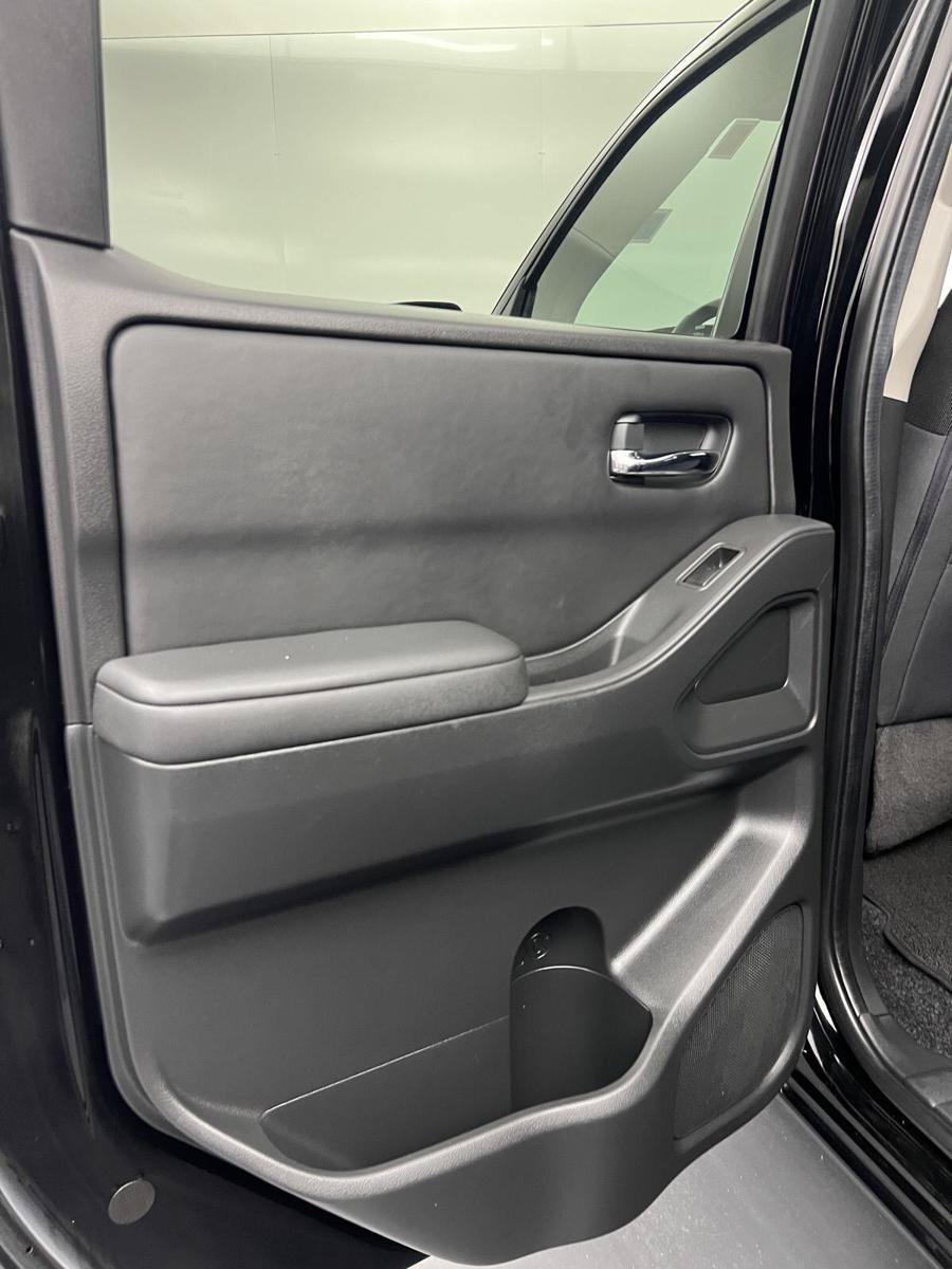 Used 2022 Nissan Frontier SV RWD image 22