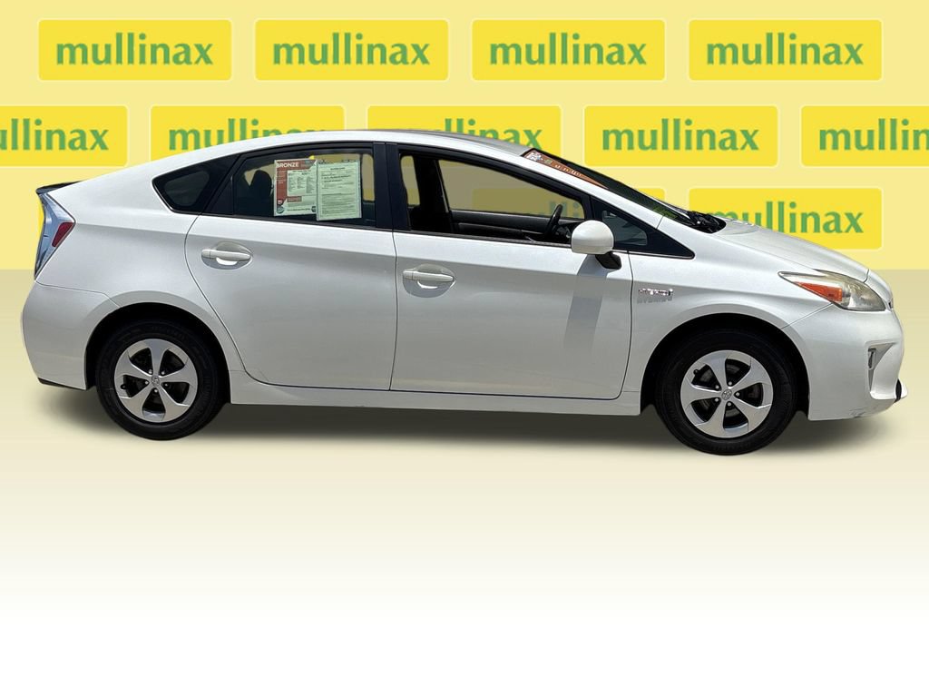 Used 2014 Toyota Prius Two FWD video 2