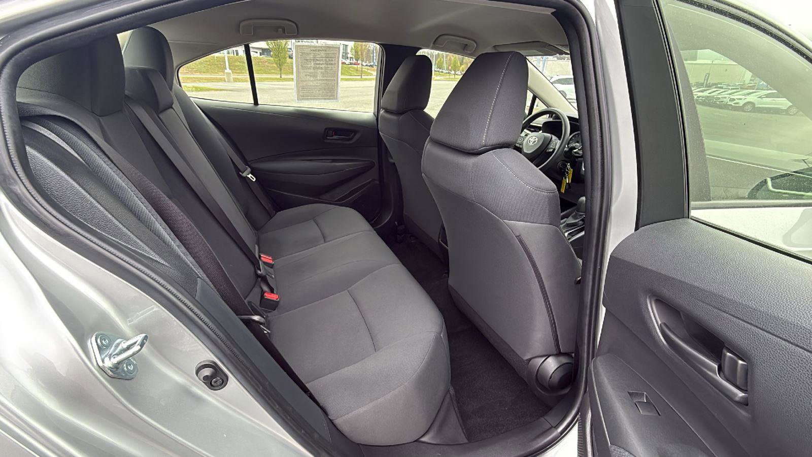 Used 2022 Toyota Corolla LE FWD image 19