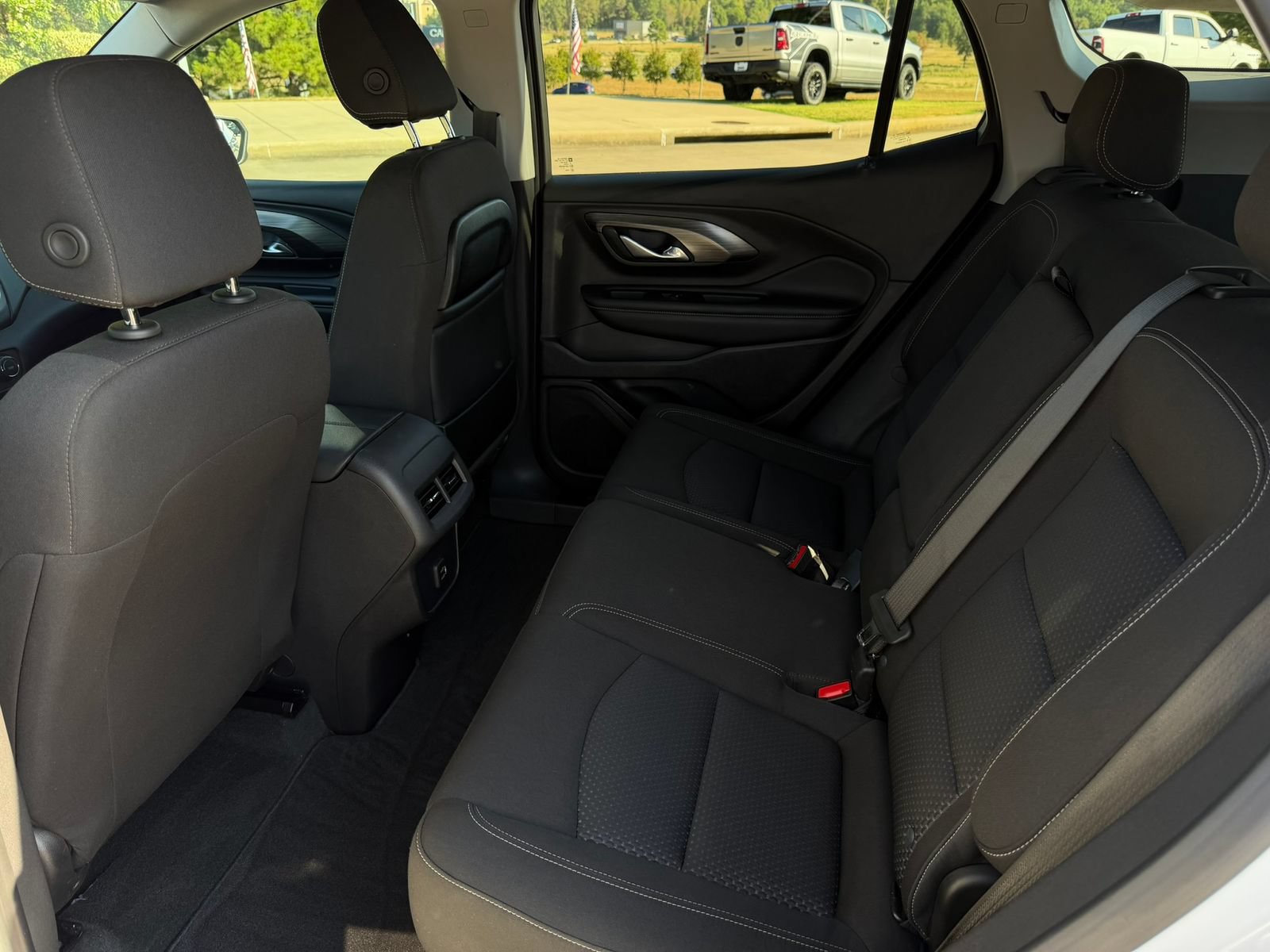 Used 2024 GMC Terrain SLE FWD image 24