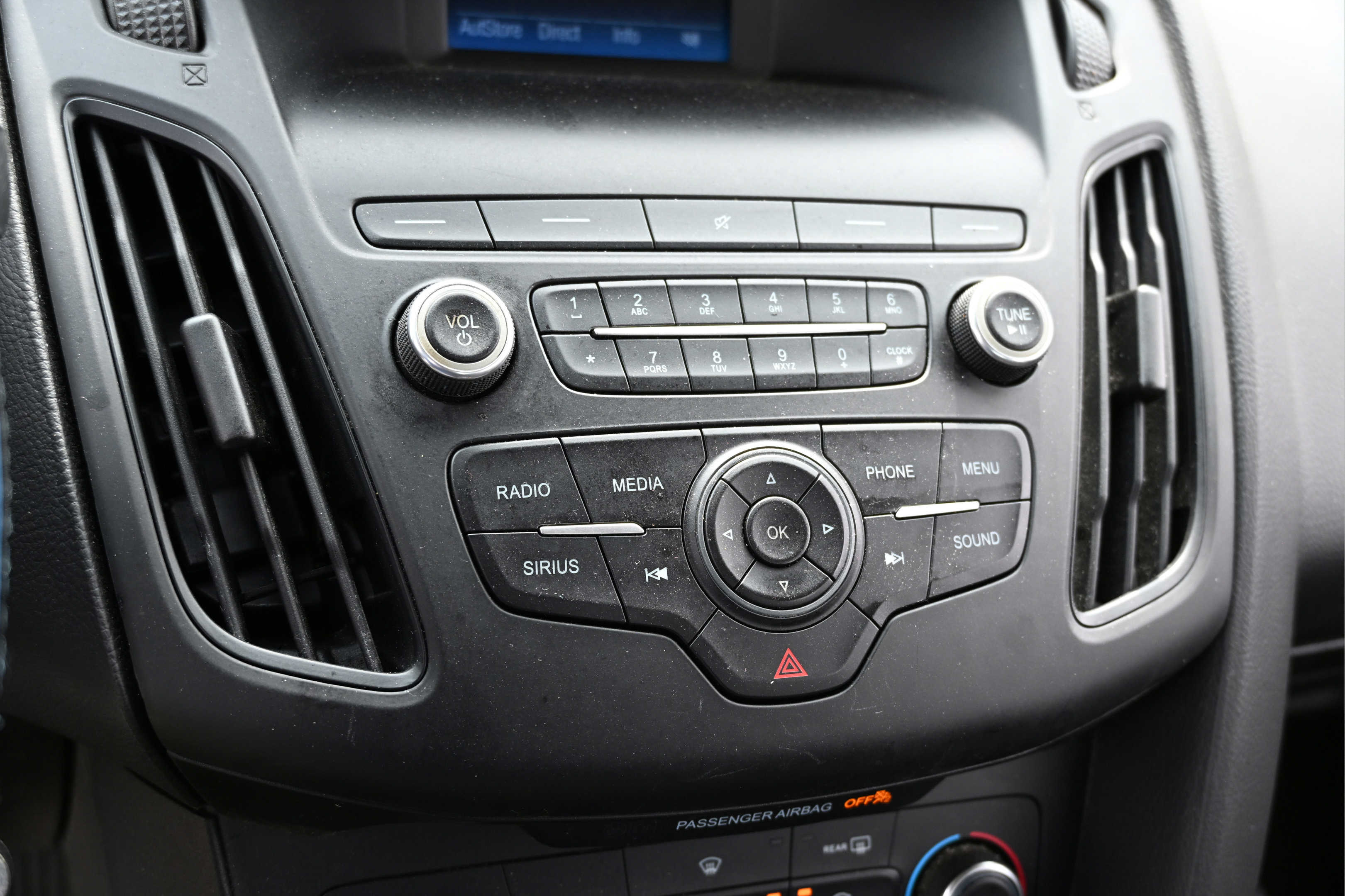 Used 2018 Ford Focus SE FWD image 27