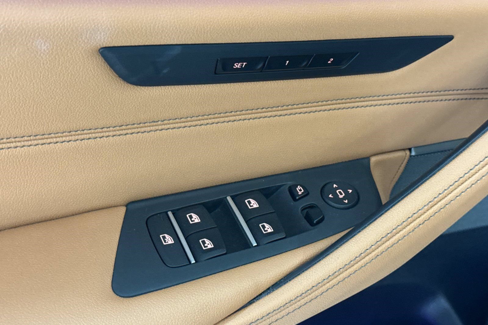 Used 2023 BMW 530e w/ Premium Package RWD image 13