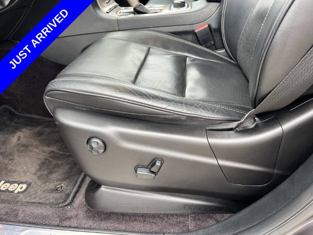Used 2016 Jeep Grand Cherokee Overland AWD/4WD image 28