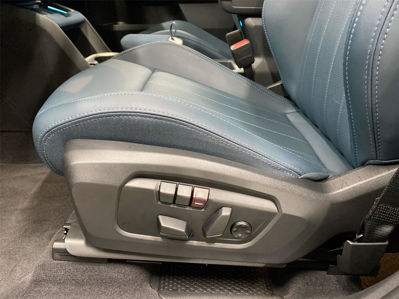 Certified 2025 MINI Cooper Countryman S w/ Comfort Package Max image 18