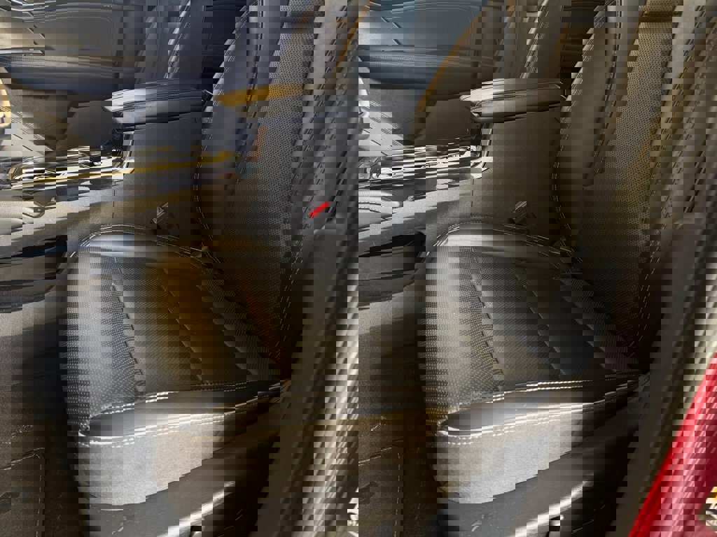 Used 2023 Buick Envision Essence image 11