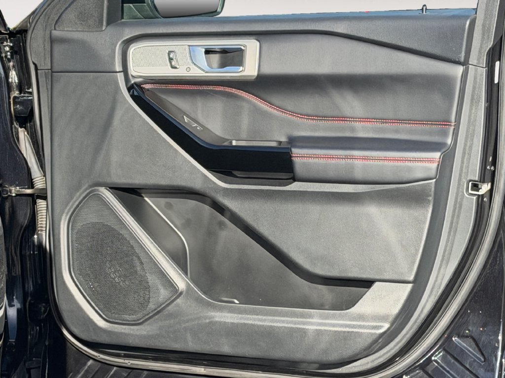 Used 2022 Ford Explorer ST-Line AWD/4WD image 25