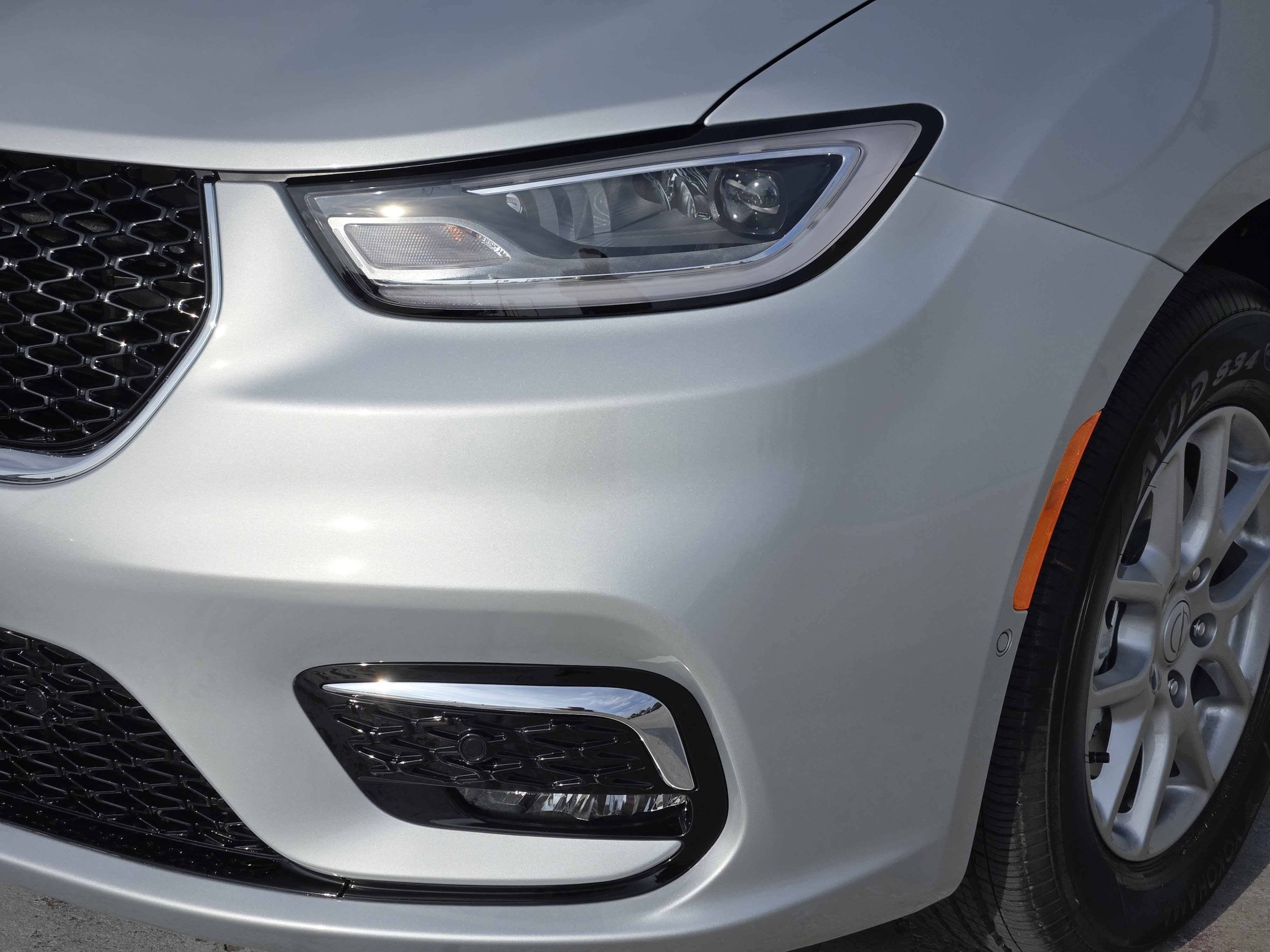 New 2026 Chrysler Pacifica Select image 6