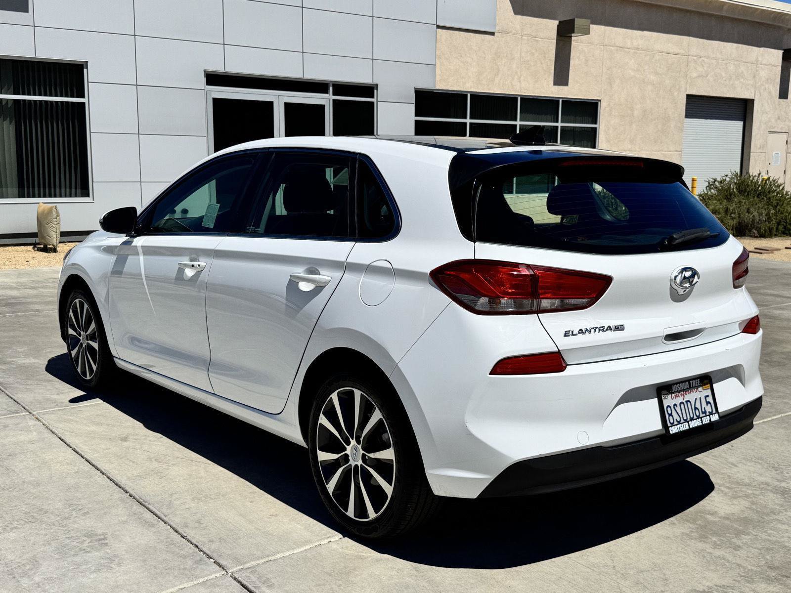 Used 2020 Hyundai Elantra GT w/ Style Package 02 FWD image 4