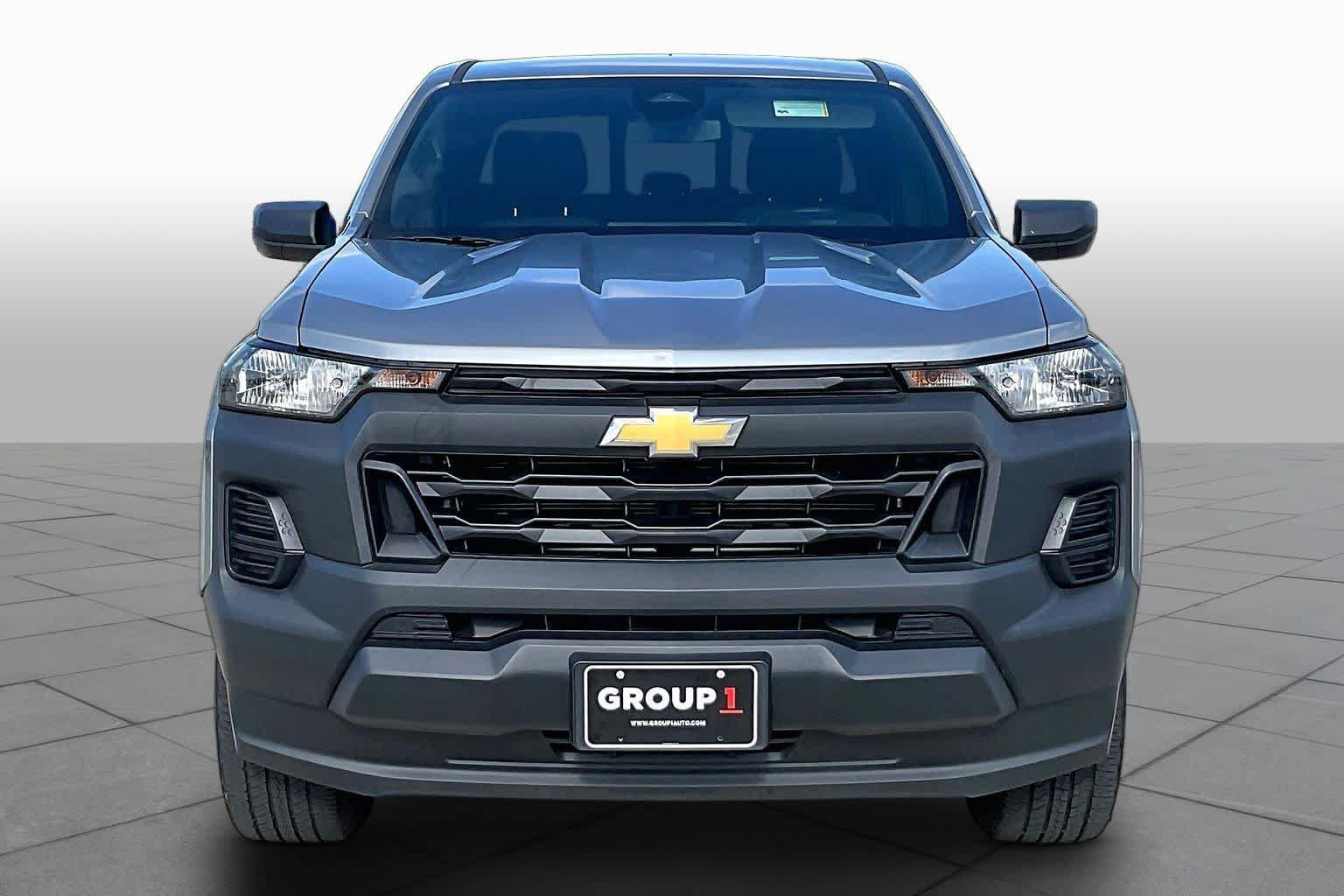 Used 2025 Chevrolet Colorado W/T w/ WT Custom Package RWD image 4