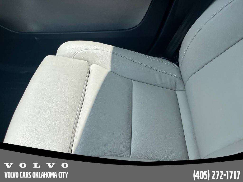 Certified 2023 Volvo XC40 B4 Plus w/ Driver Assist Package FWD image 14