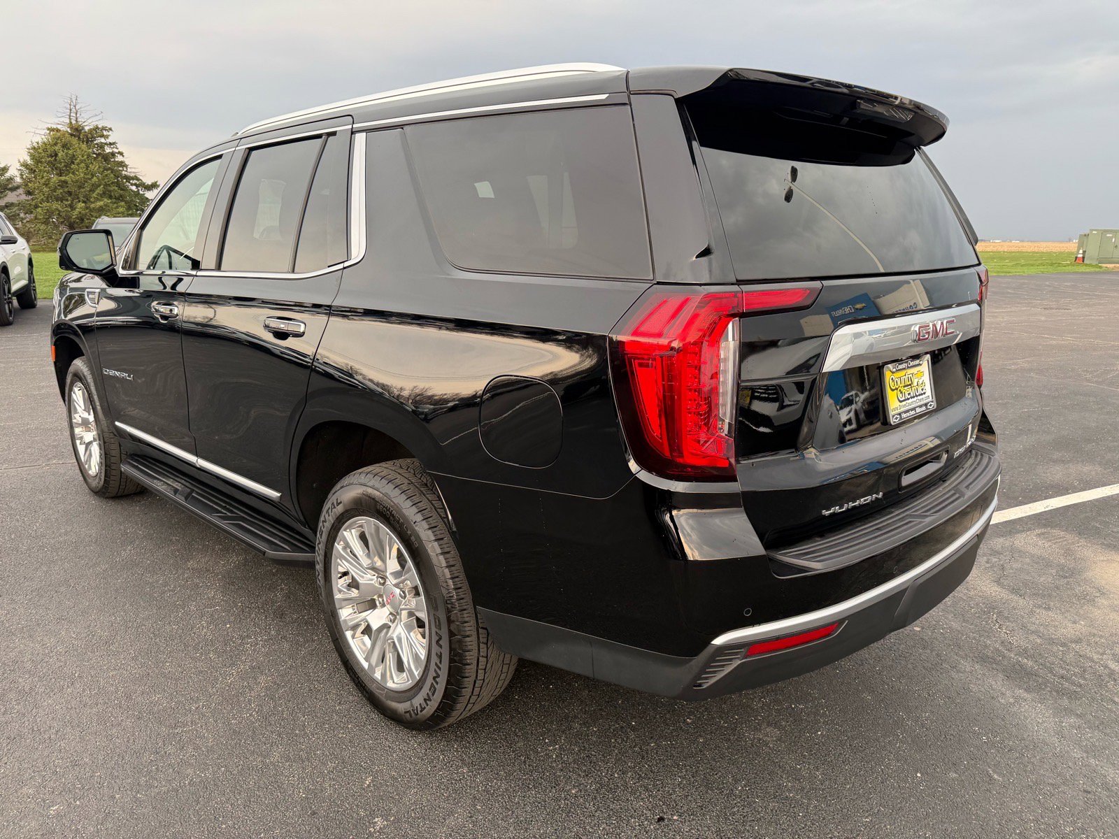 Used 2024 GMC Yukon Denali AWD/4WD image 3