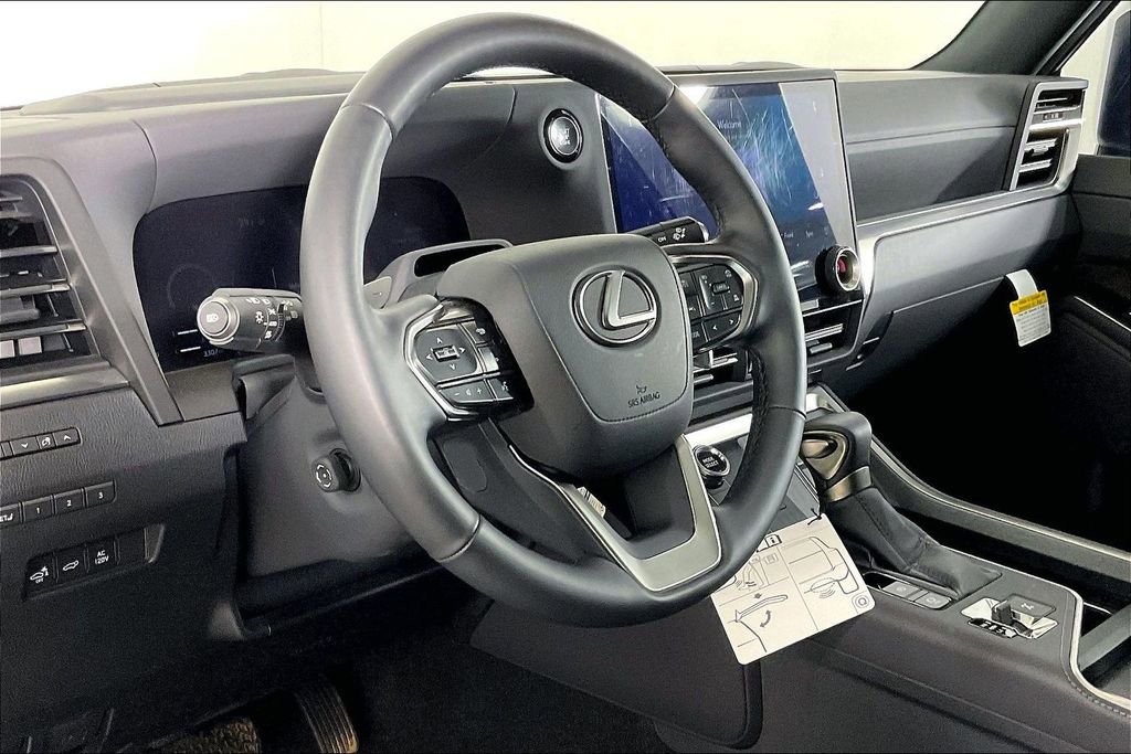 Used 2025 Lexus GX 550 w/ Accessory Package (2T) image 17