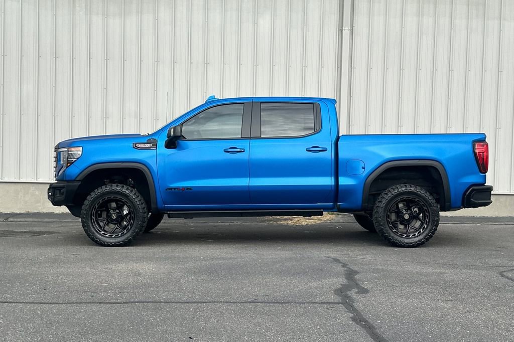 Used 2023 GMC Sierra 1500 AT4X image 7