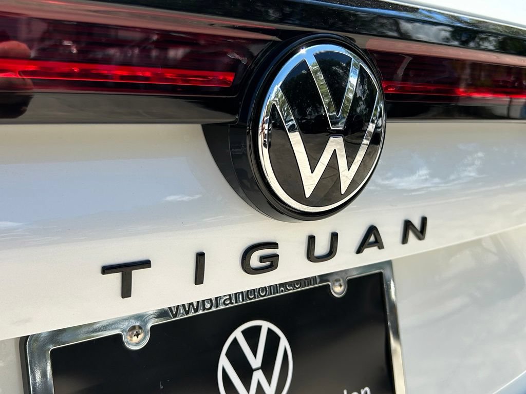 New 2026 Volkswagen Tiguan SE R-Line FWD image 44