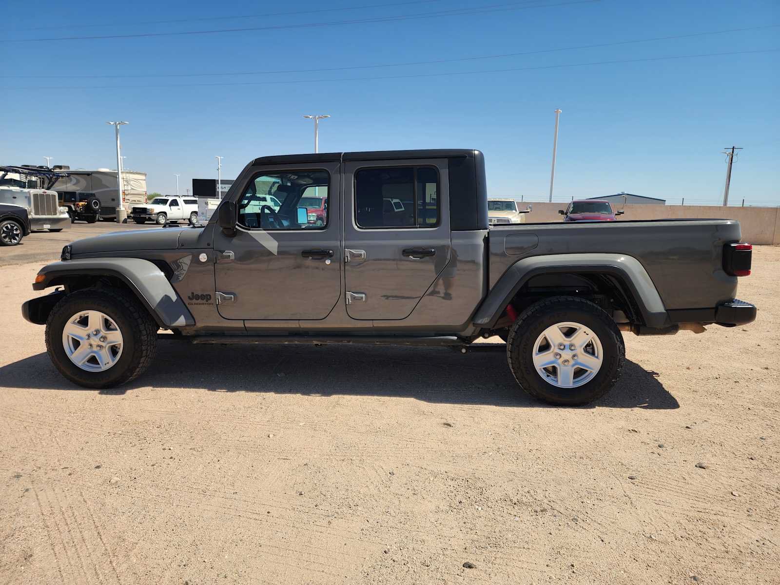 Used 2021 Jeep Gladiator Sport AWD/4WD image 8