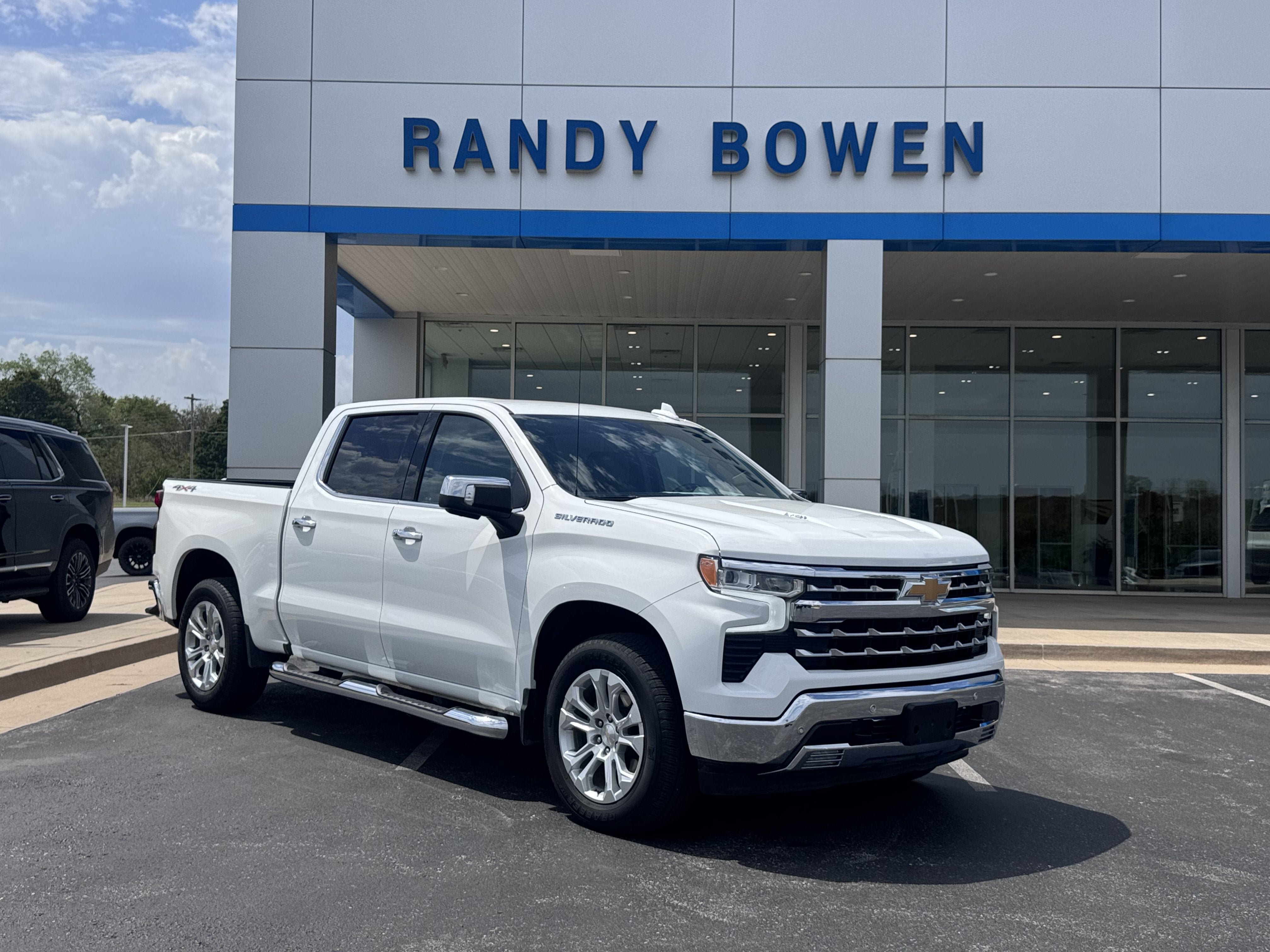 Used 2024 Chevrolet Silverado 1500 LTZ w/ LTZ Convenience Package II AWD/4WD image 1