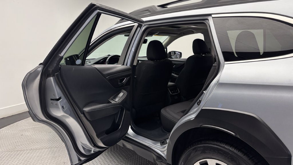 Used 2024 Subaru Outback Premium AWD/4WD image 33