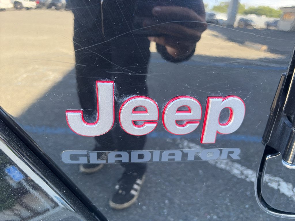 Used 2022 Jeep Gladiator Rubicon w/ LED Lighting Group AWD/4WD image 5