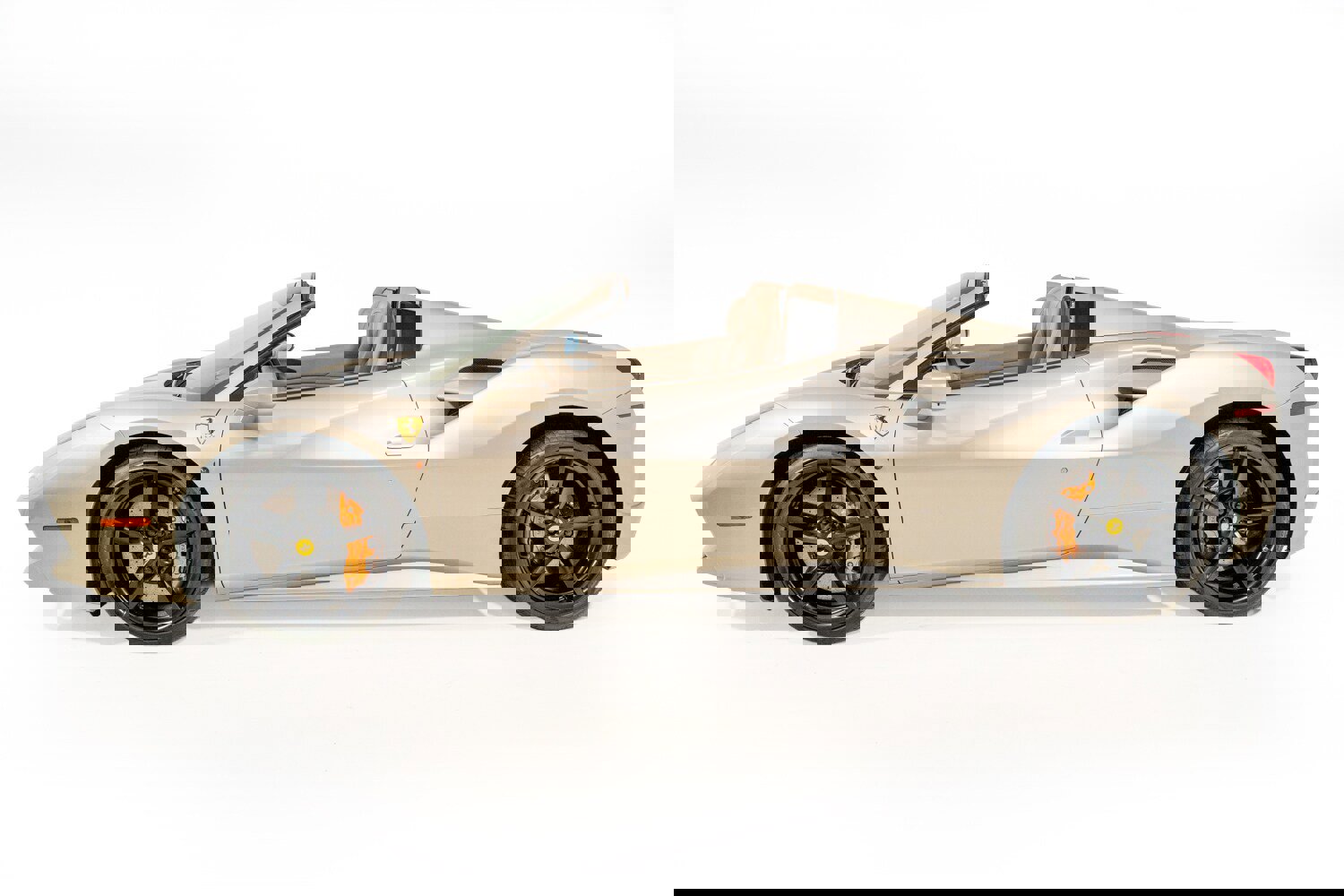 Used 2018 Ferrari 488 Spider image 15