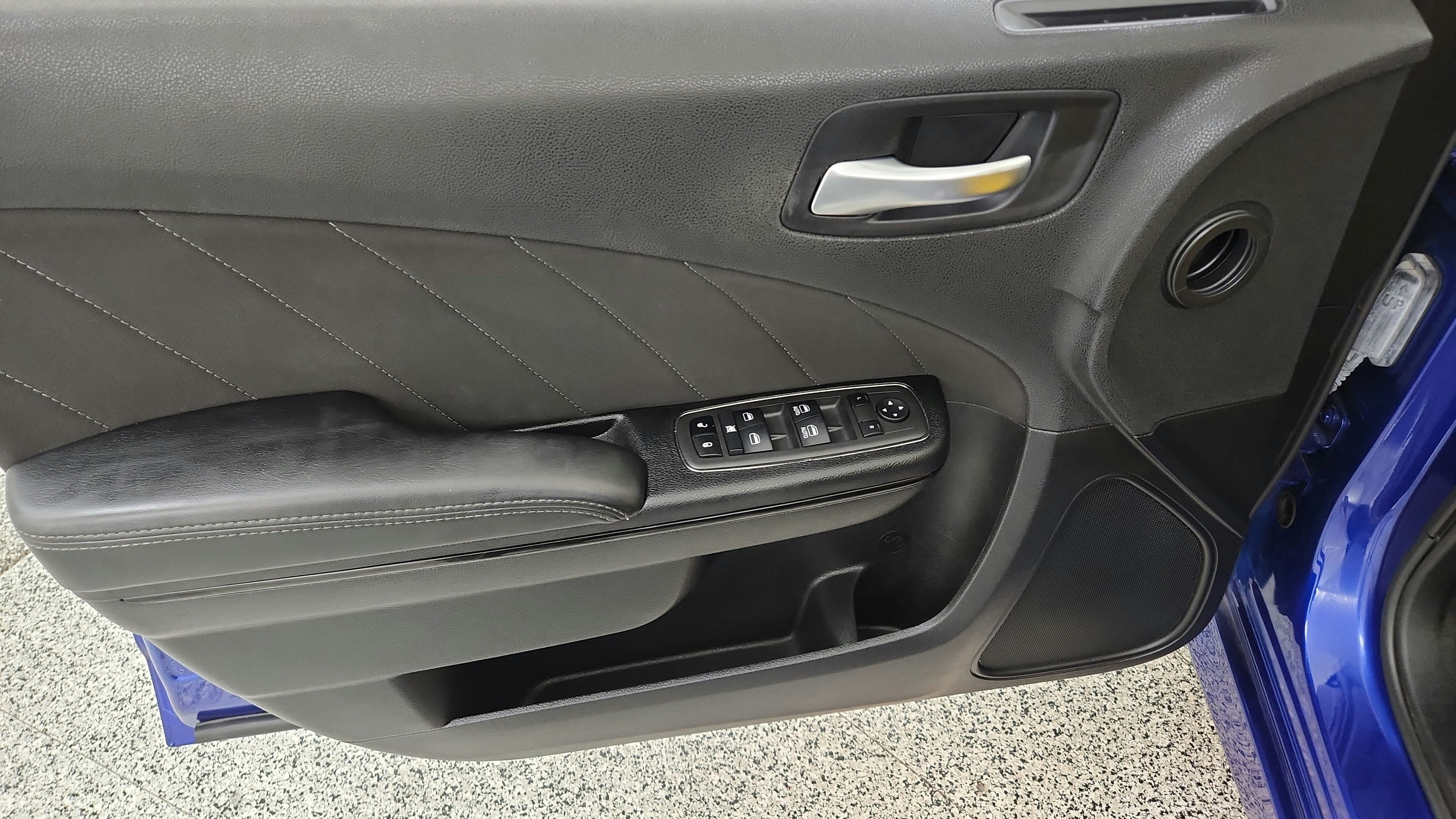 Used 2022 Dodge Charger R/T w/ Blacktop Package RWD image 19