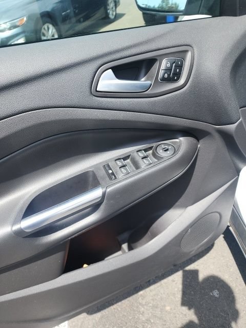 Used 2017 Ford Escape Titanium w/ Equipment Group 301A AWD/4WD image 6