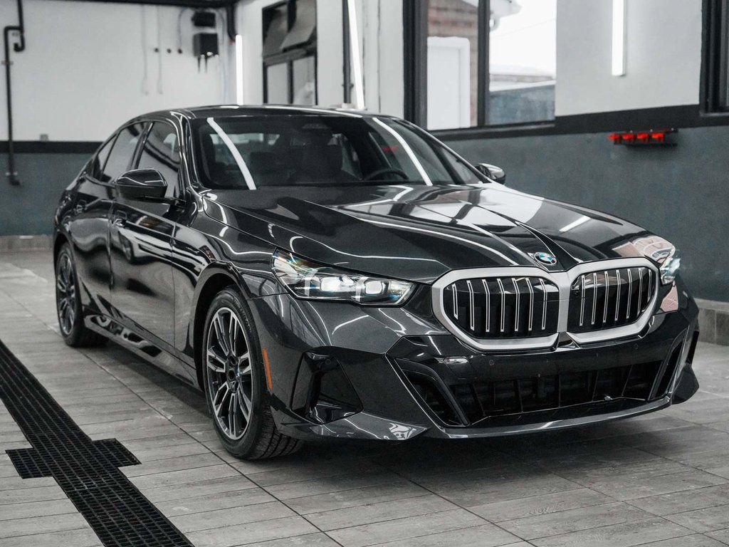 Used 2026 BMW 530i xDrive image 3