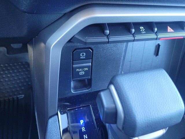 Used 2023 Toyota Tundra SR5 w/ SR5 Convenience Package AWD/4WD image 32