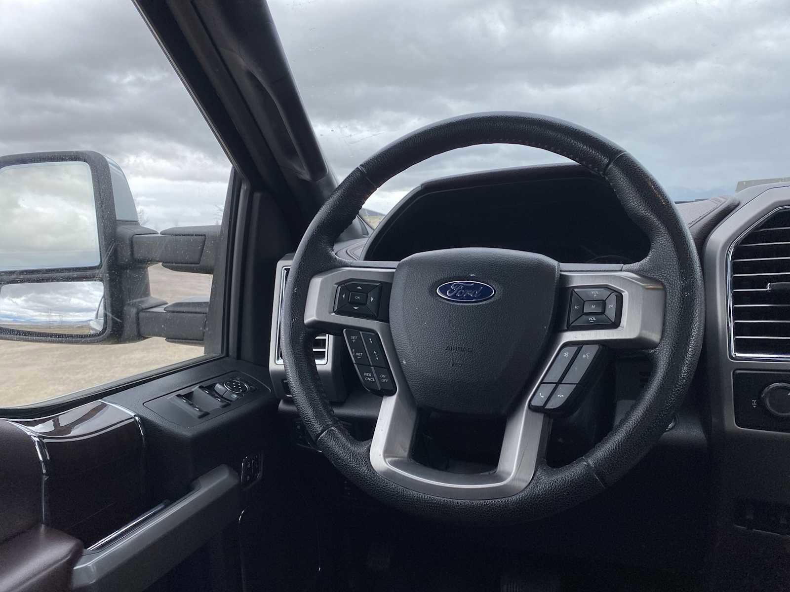 Used 2015 Ford F150 Platinum w/ Technology Package AWD/4WD image 31