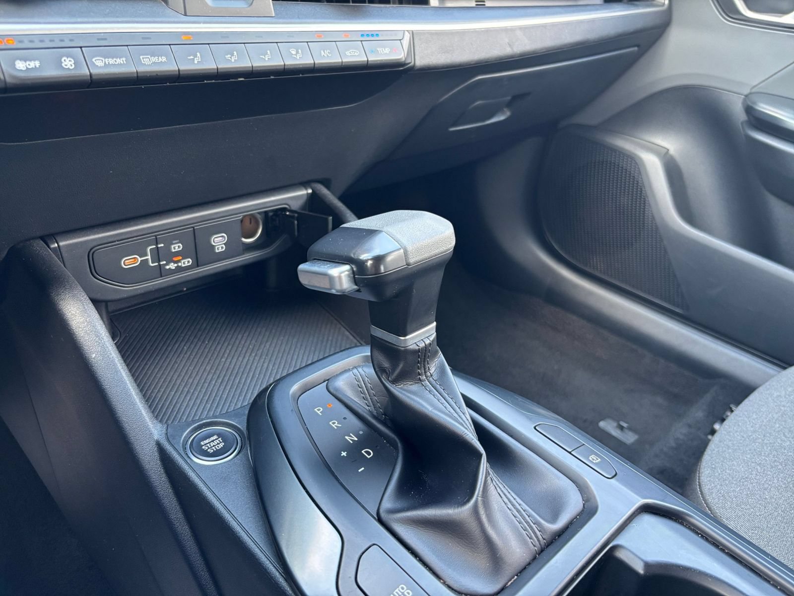 Used 2025 Kia K4 FWD image 39