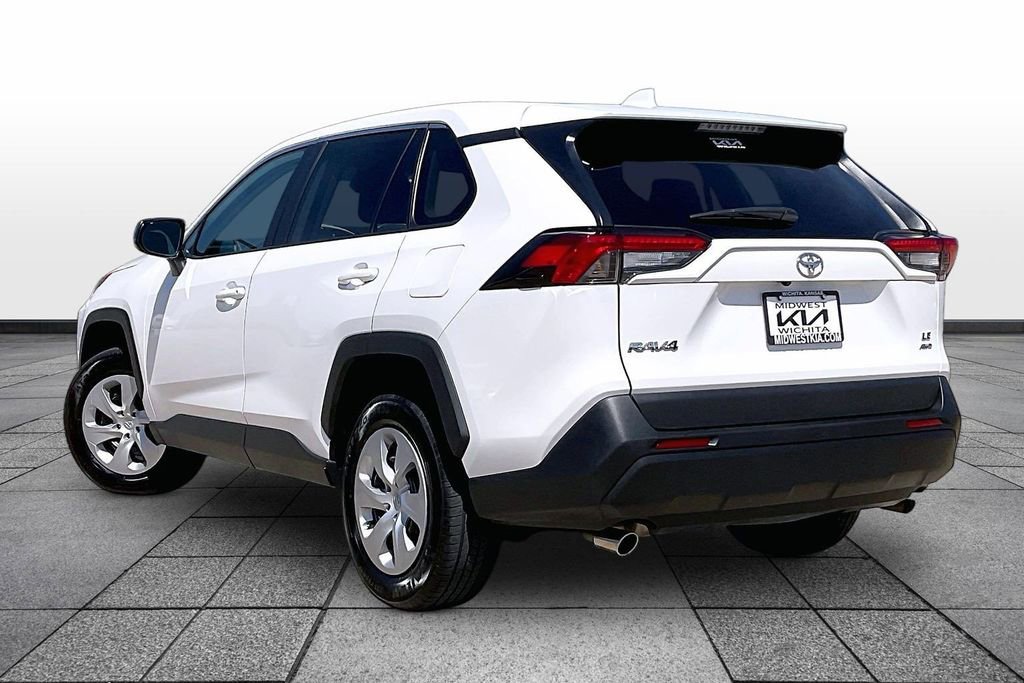 Used 2024 Toyota RAV4 LE AWD/4WD image 12