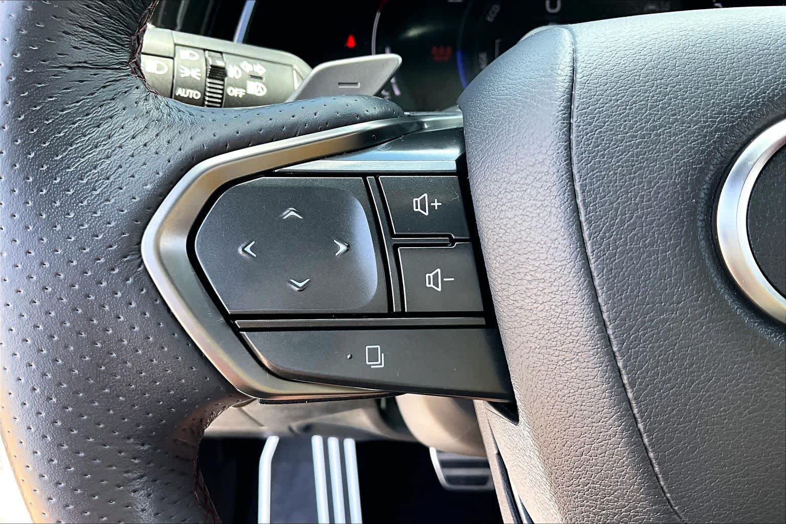 Used 2024 Lexus RX 500h F Sport AWD/4WD image 23