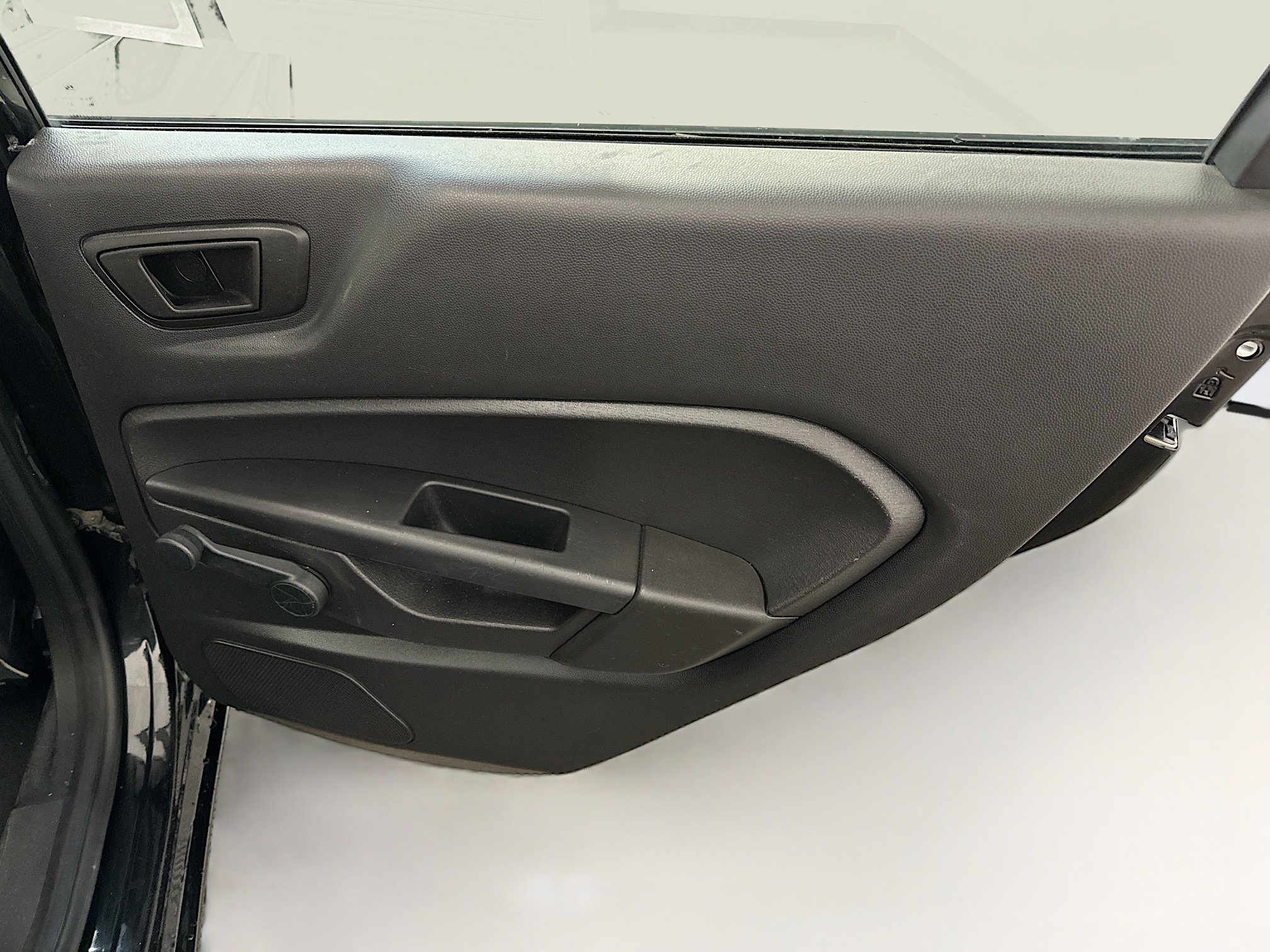 Used 2015 Ford Fiesta S image 29