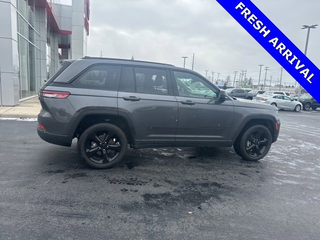 Used 2024 Jeep Grand Cherokee Altitude image 29