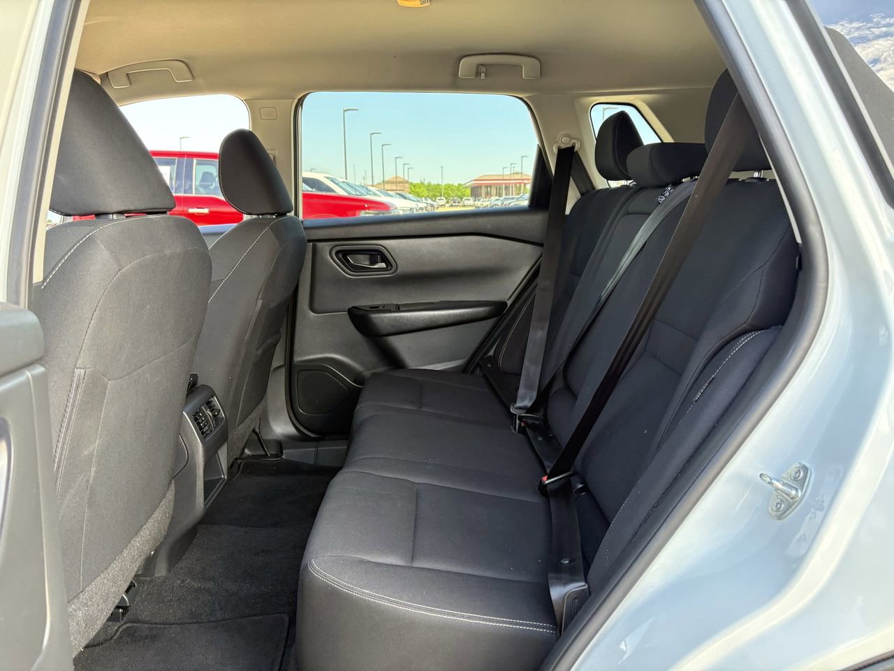 Used 2024 Nissan Rogue S image 27