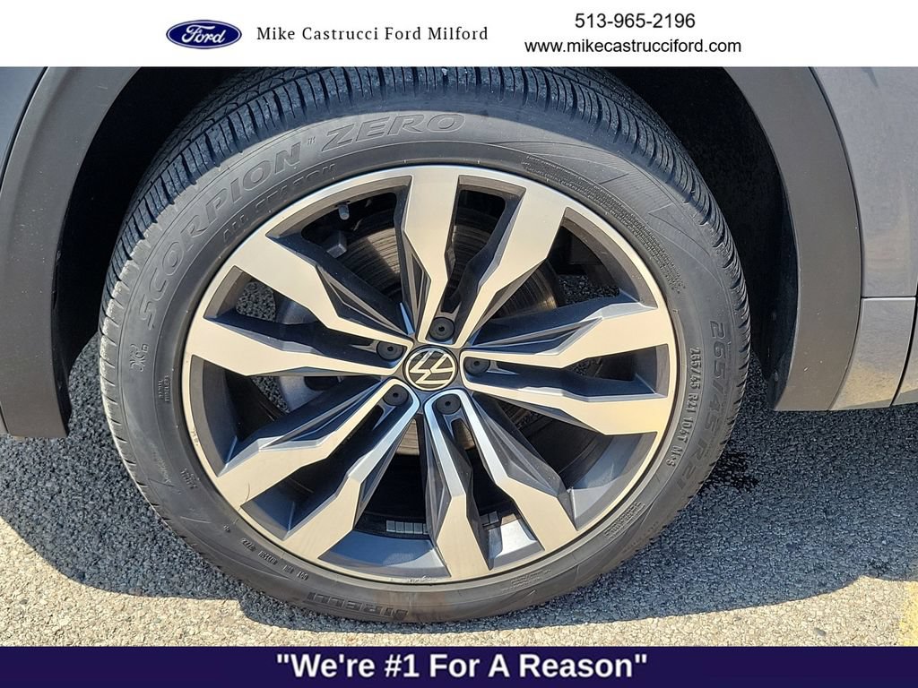 Used 2023 Volkswagen Atlas Cross Sport SEL Premium R-Line AWD/4WD image 9