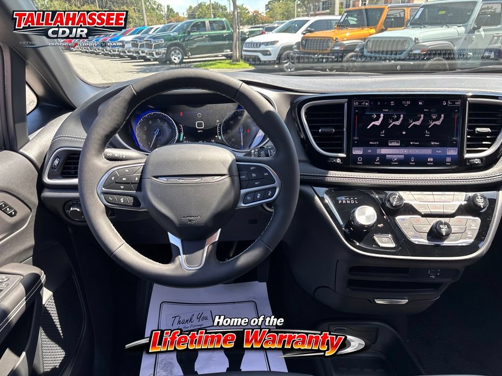 New 2027 Chrysler Pacifica Select FWD image 33