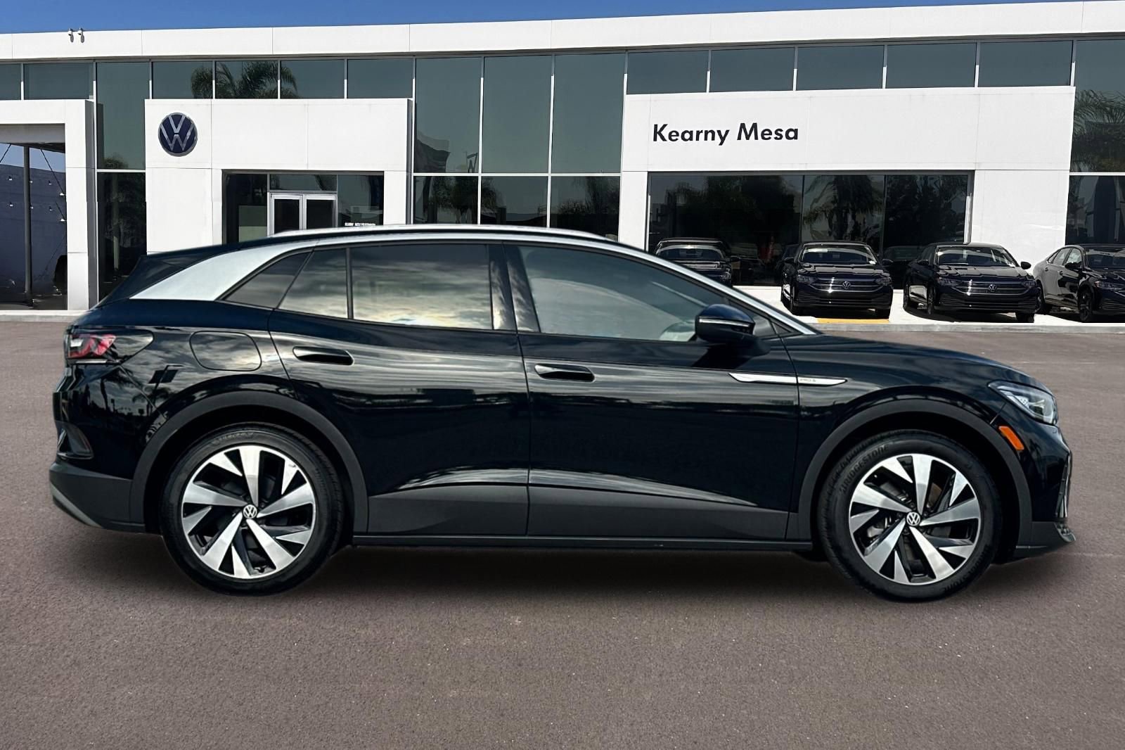Used 2022 Volkswagen ID.4 Pro S w/ Gradient Package RWD image 3