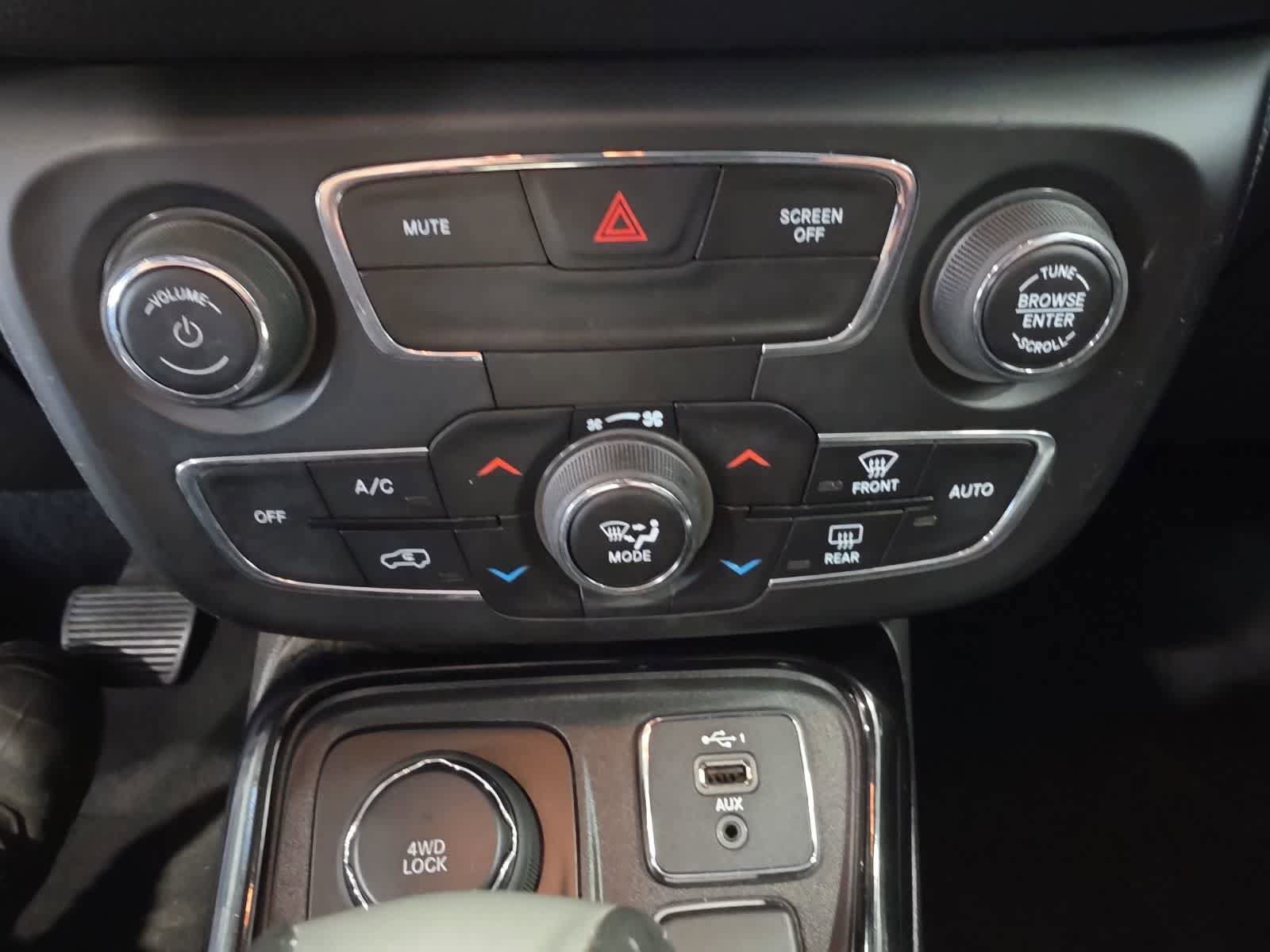 Used 2019 Jeep Compass Limited AWD/4WD image 21