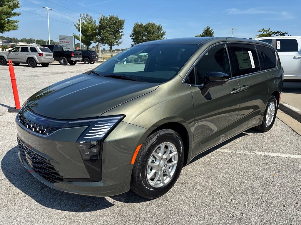 New 2027 Chrysler Pacifica Select FWD image 8