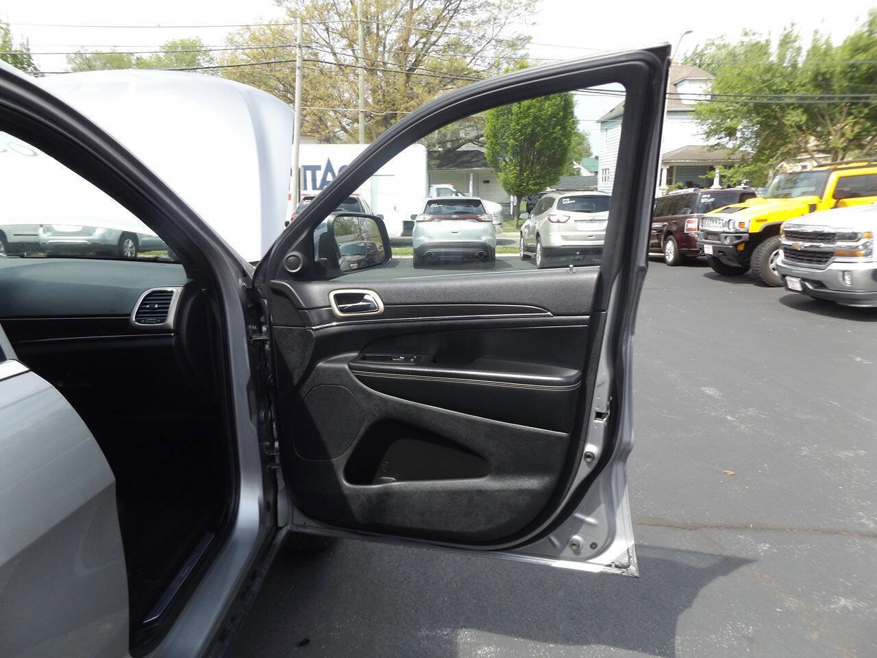 Used 2014 Jeep Grand Cherokee Limited AWD/4WD image 25